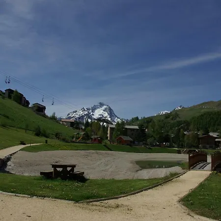 Balcon Des Pistes Apartment *